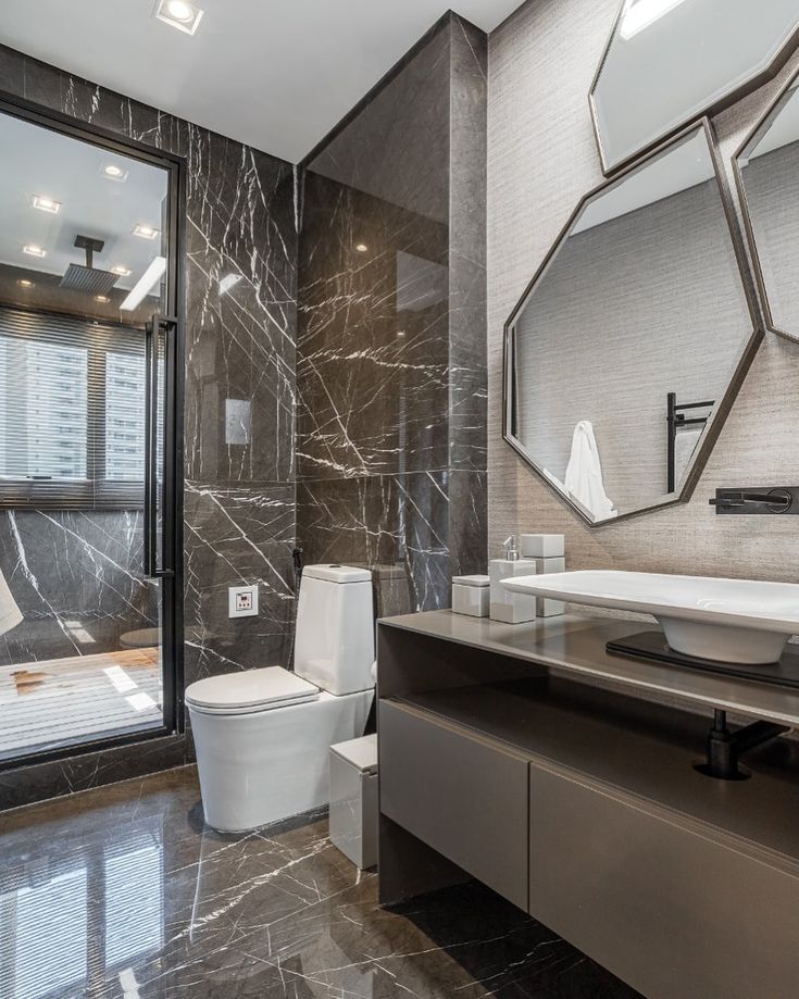 Banheiro Moderno de Luxo